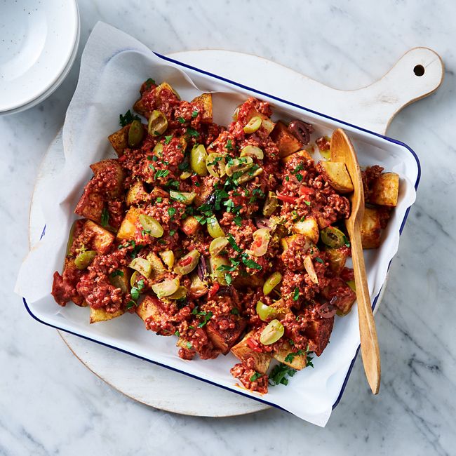 Taco mince patatas bravas