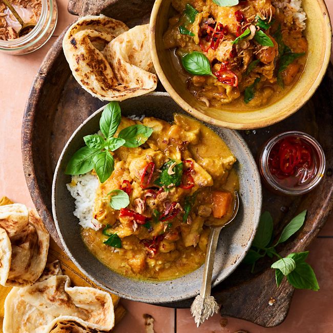 Slow-cooked coconut chicken curry