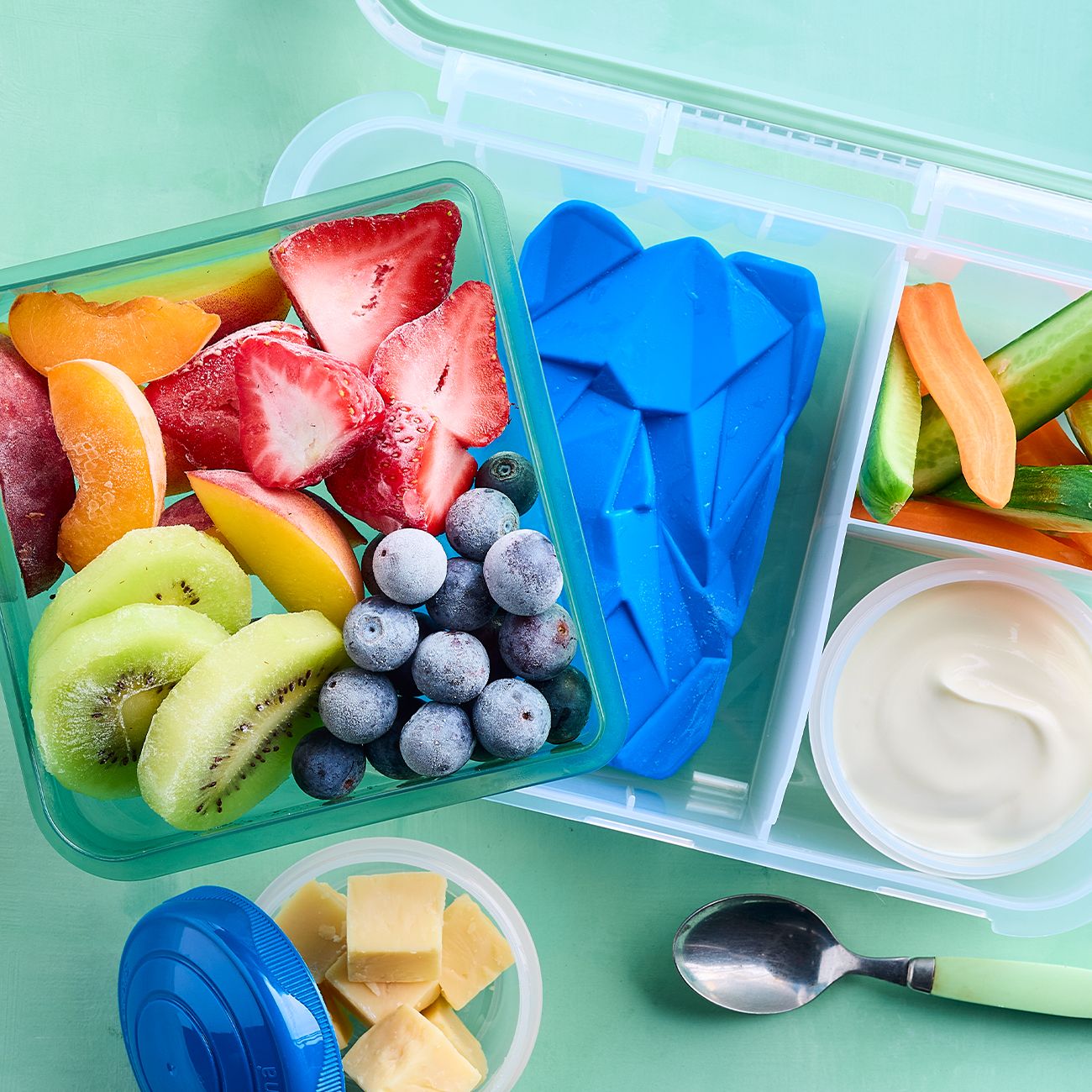 How to keep lunchbox cool by freezing