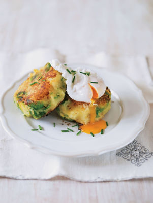 Bubble & Squeak Cakes With Poached Eggs