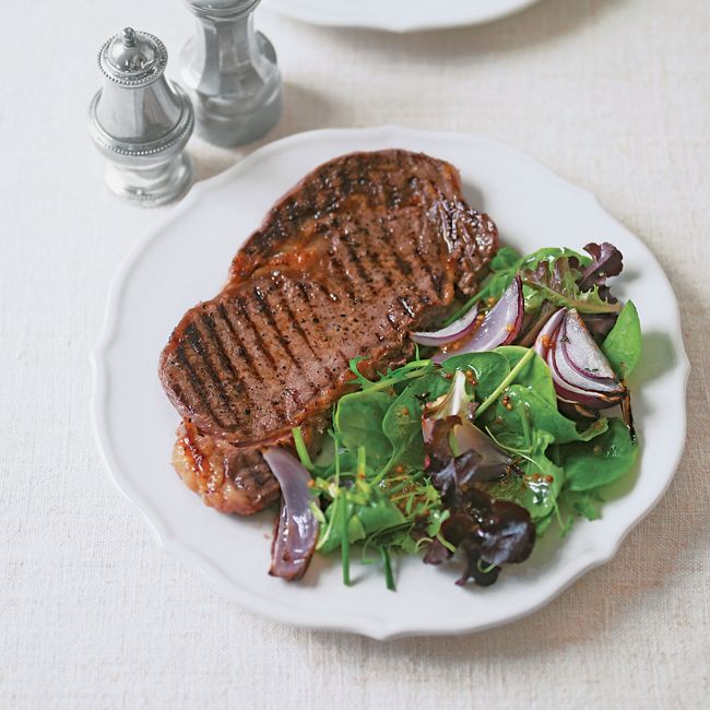 Peppered Steak & Red Onion Salad