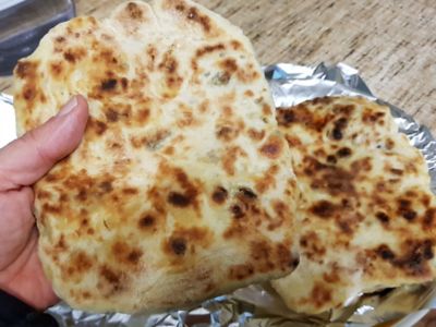 Peshwari Naan (fruity, Indian no-knead bread)