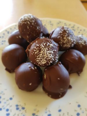 3 ingredient bounty inspired balls