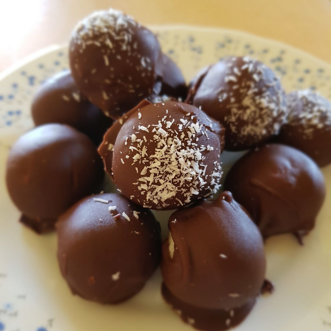 3 Ingredient Bounty Inspired Balls Recipe | Woolworths