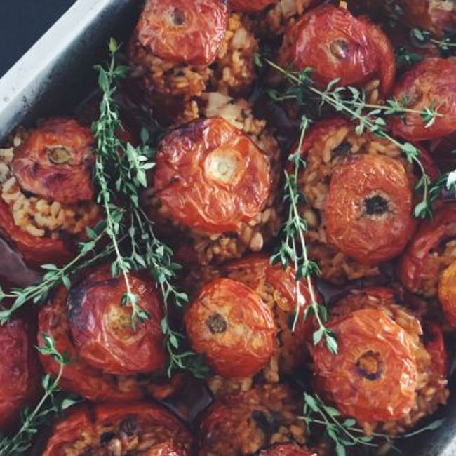 Greek stuffed tomatoes (Yemista)