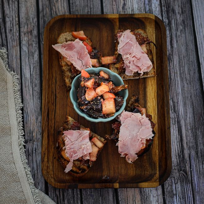 Ham, Fig & Apple Chutney Bruchetta