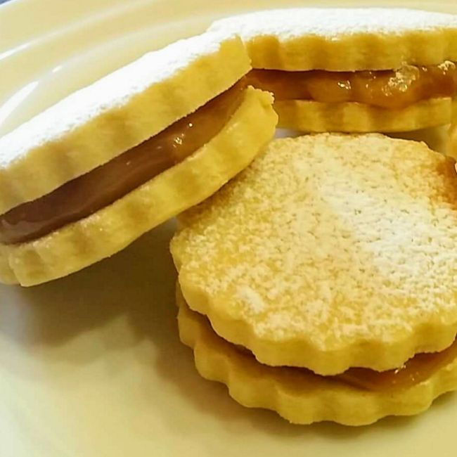 Dulche De Leche Biscuits