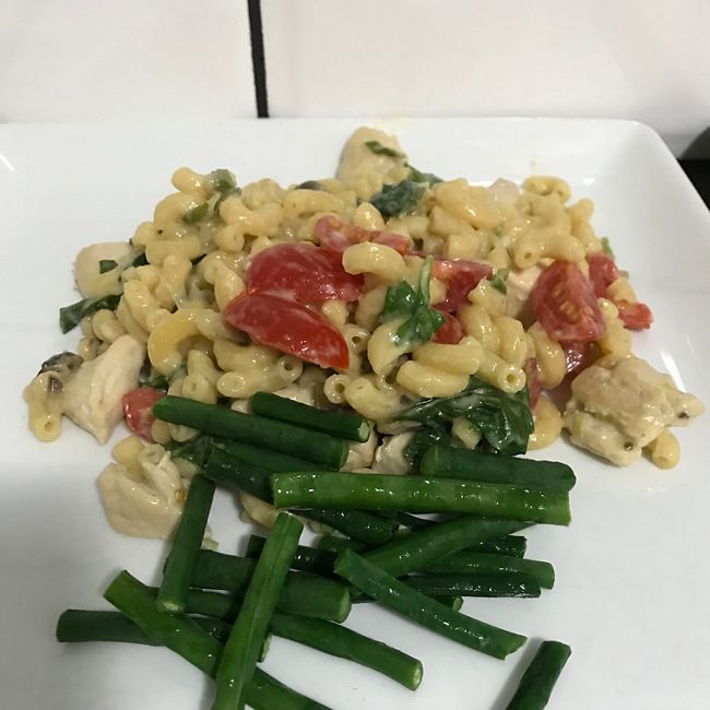 Mascarpone chicken pasta
