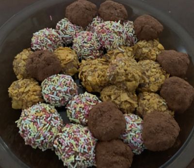Choc biscuit balls