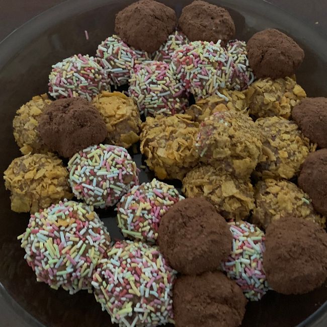 Choc biscuit balls