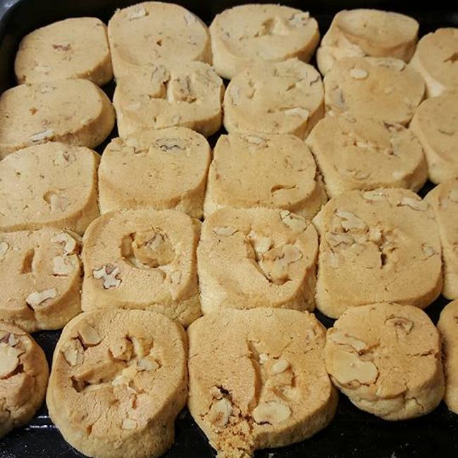 Easy Macadamia Shortbread