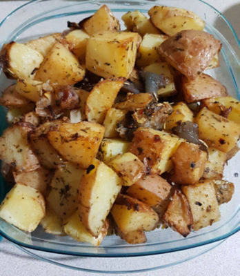 Roast potatoes with garlic
