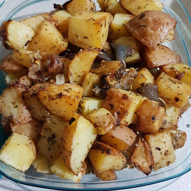 Roast Potatoes with Garlic