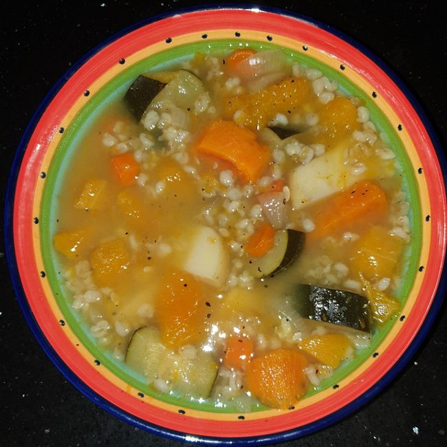 Slow Cooker Vegetable and Barley Soup
