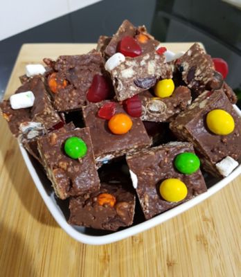 Malteaser chocolate fridge cake (slice)