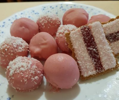 4 ingredient Iced vovo balls