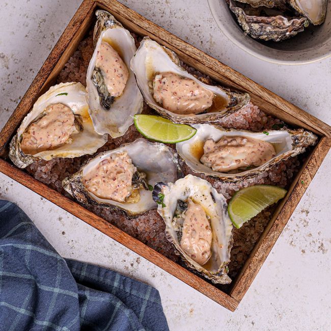 Oysters With Spicy Mayo Dressing