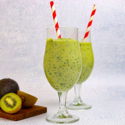 Kiwi, Spinach & Avocado Smoothie