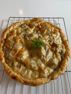 Chicken, Mushroom and Brie Pie ??????