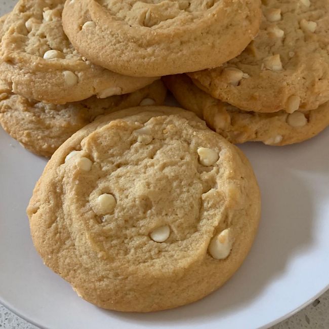 Chocolate Chip and Macadamia Nut Cookies