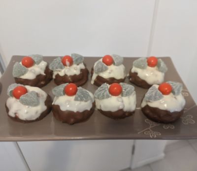 Christmas pudding biscuits