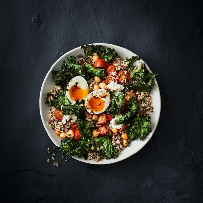 Healthier quinoa & crispy kale breakfast bowl