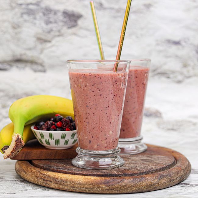 Mixed Berry & Avocado Smoothie