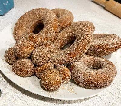 Cinnamon Cake Donuts