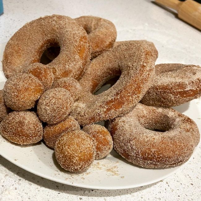 Cinnamon Cake Donuts