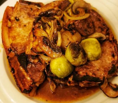 Pork chops & veg with sauce