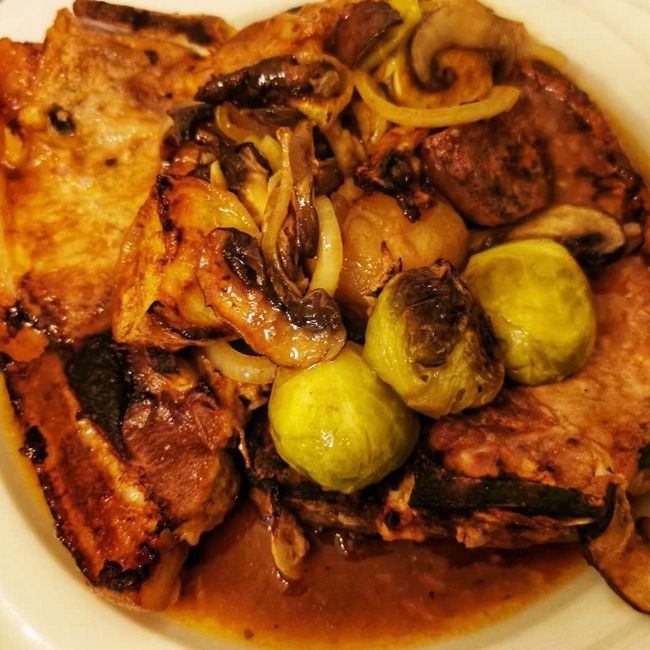 Pork Chops & Veggies with Sauce