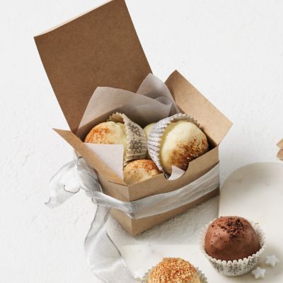 Oreo cinnamon-bun truffles