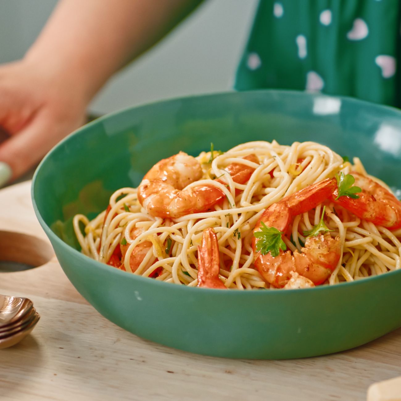 Lemon and Herb Prawn Pasta Recipe | Woolworths