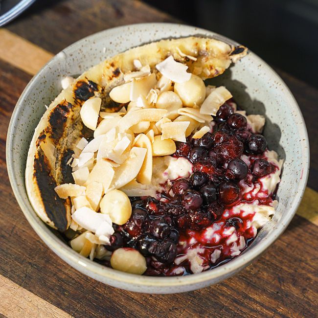 Grilled Banana & Berries Porridge