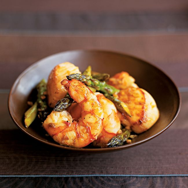 Prawns & Scallops With Asparagus