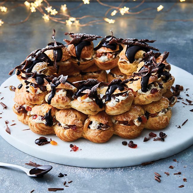 Profiterol Wreath