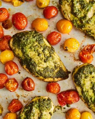 Baked pesto chicken & tomatoes