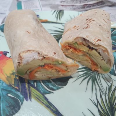 Honey hommus chicken wraps