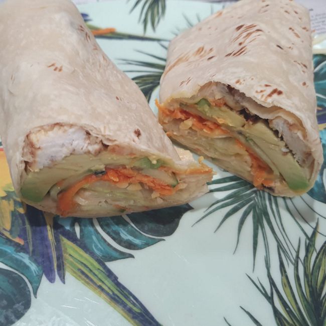 Honey hommus chicken wraps