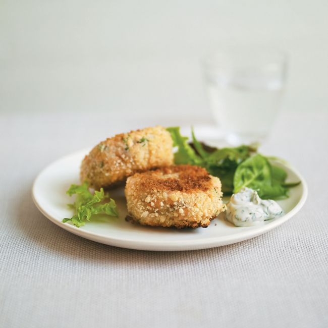 Salmon Fishcakes With Dill Sauce
