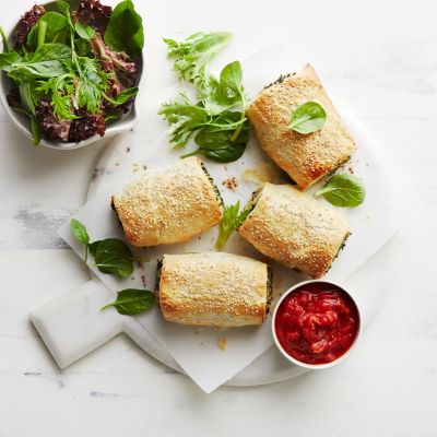 Sesame spinach rolls