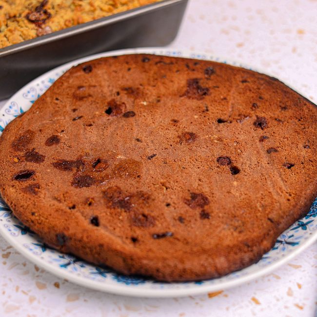 Slow Cooker Giant Gooey Chocolate Chip Cookie