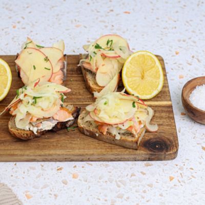 Smoked Salmon & Horseradish Rye Toasts