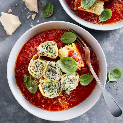 Spinach & Ricotta Rotolo with Red Wine Sauce