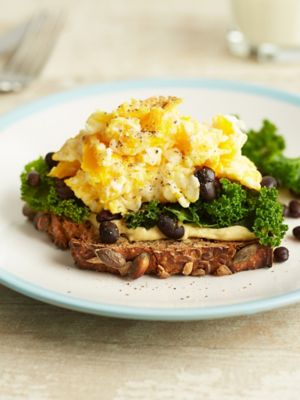 Scrambled Eggs With Kale & Black Beans