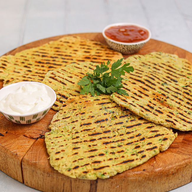 Thepla with Yoghurt & Mango Chutney