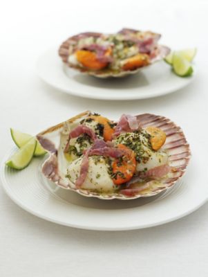Grilled Scallops With Prosciutto & Lime