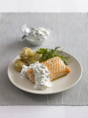 Baked Salmon With Cucumber Dill Sauce