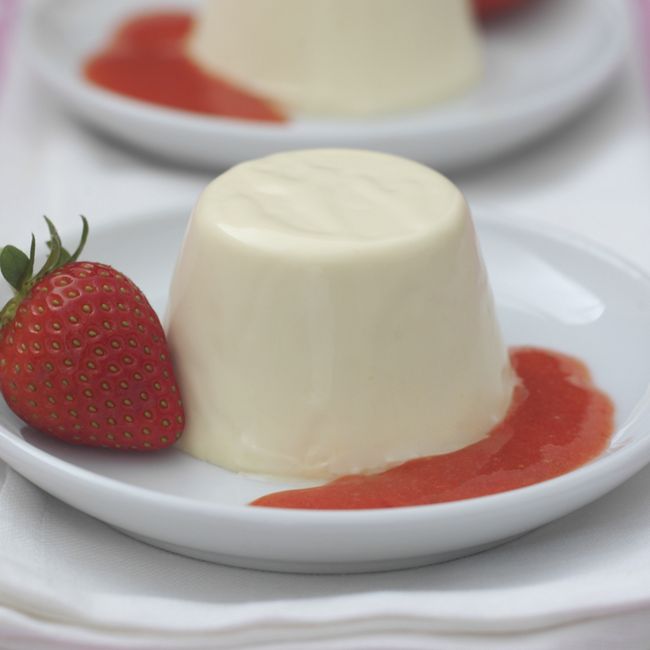 Panna Cotta With Strawberry Purée