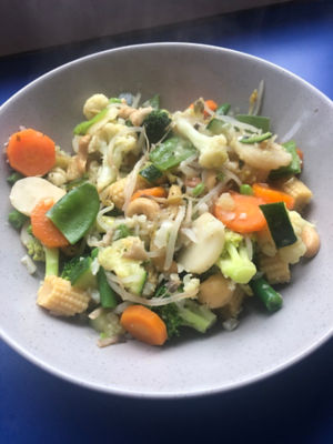 Vegetable and cashew stir fry
